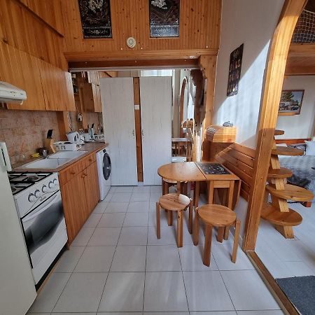 Little Cozy Apartman มิชโคลซ์ ภายนอก รูปภาพ
