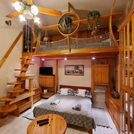 Little Cozy Apartman มิชโคลซ์ ภายนอก รูปภาพ