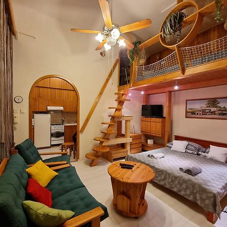 Little Cozy Apartman มิชโคลซ์ ภายนอก รูปภาพ