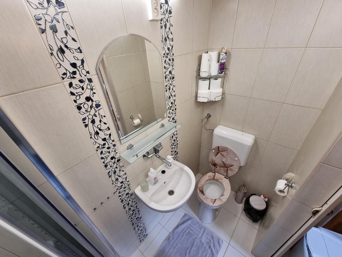Little Cozy Apartman มิชโคลซ์ ภายนอก รูปภาพ
