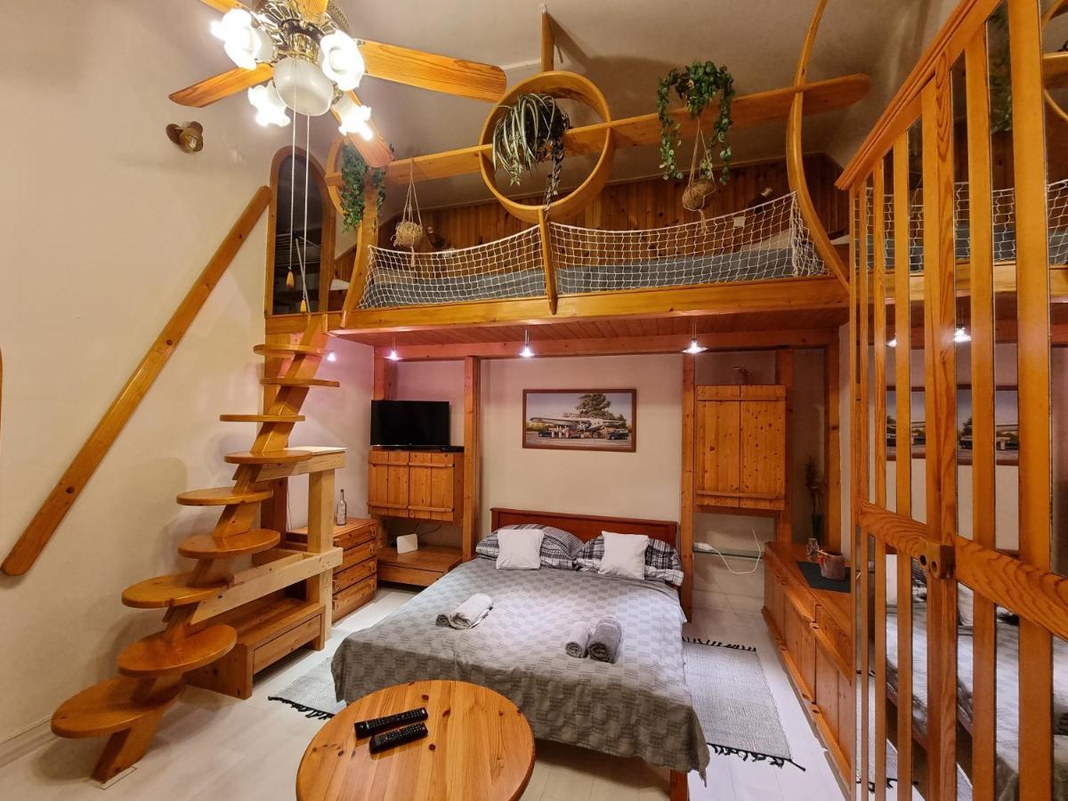 Little Cozy Apartman มิชโคลซ์ ภายนอก รูปภาพ