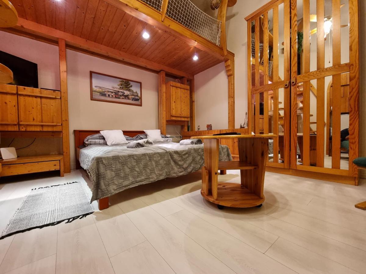 Little Cozy Apartman มิชโคลซ์ ภายนอก รูปภาพ