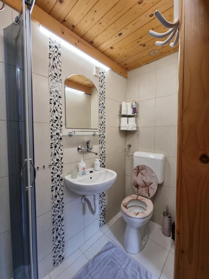 Little Cozy Apartman มิชโคลซ์ ภายนอก รูปภาพ