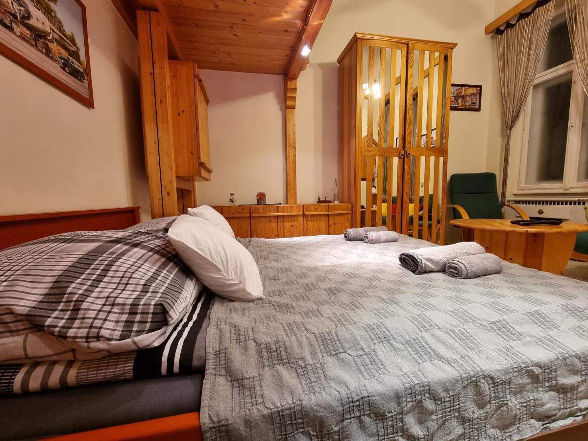 Little Cozy Apartman มิชโคลซ์ ภายนอก รูปภาพ